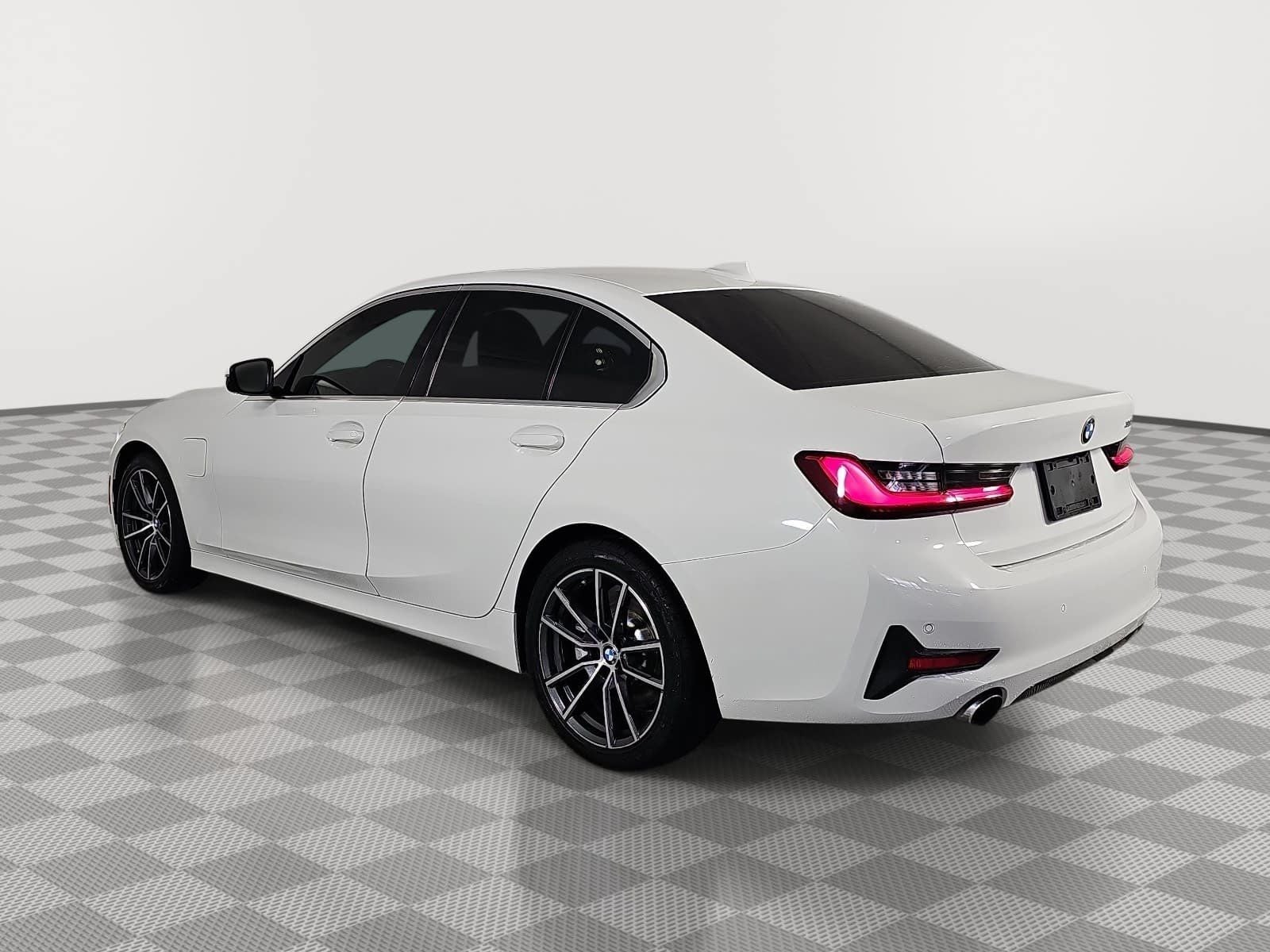 2021 BMW 3 Series 330e iPerformance