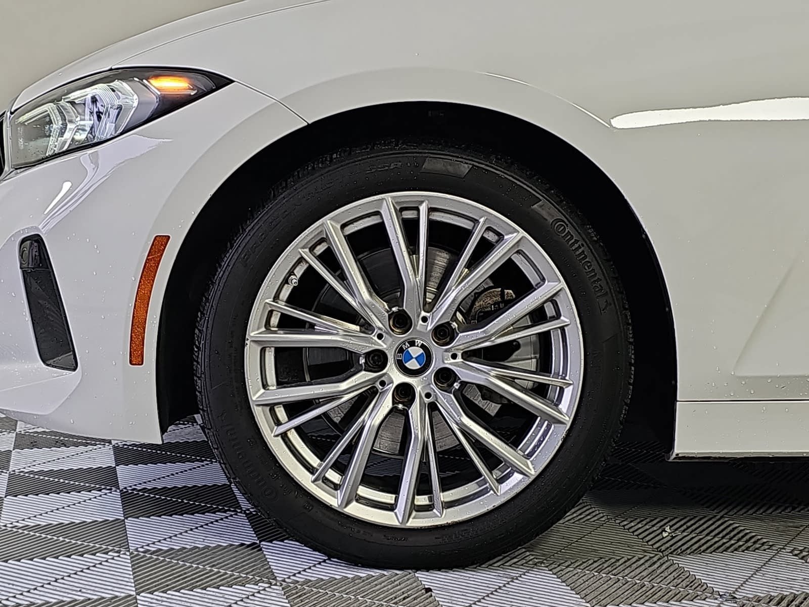 2024 BMW 3 Series 330i