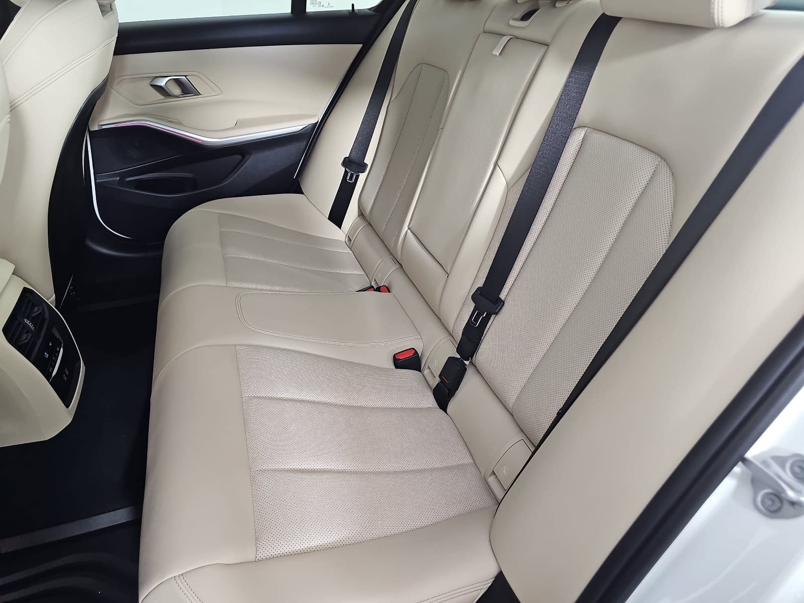2024 BMW 3 Series 330i