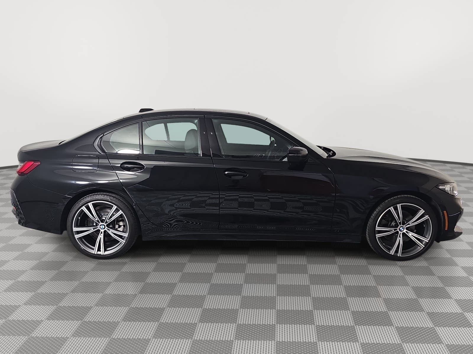 2023 BMW 3 Series 330i