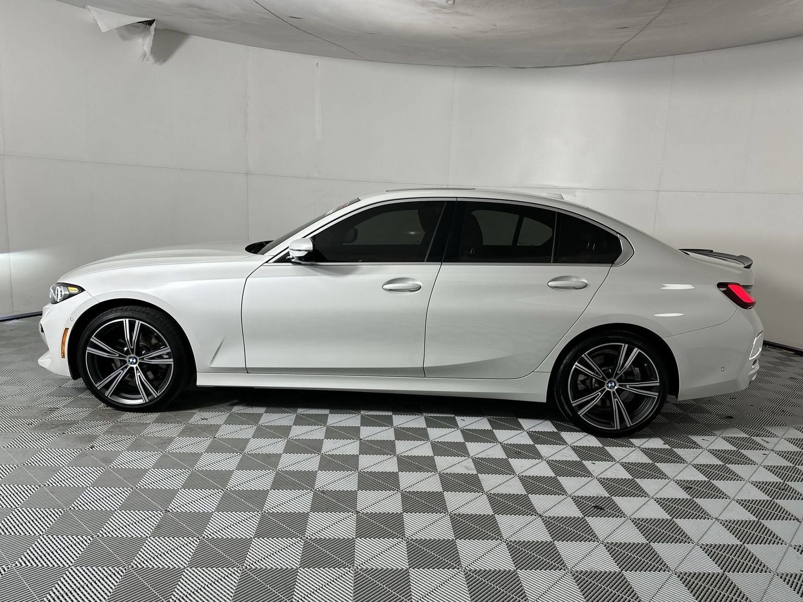 2024 BMW 3 Series 330i