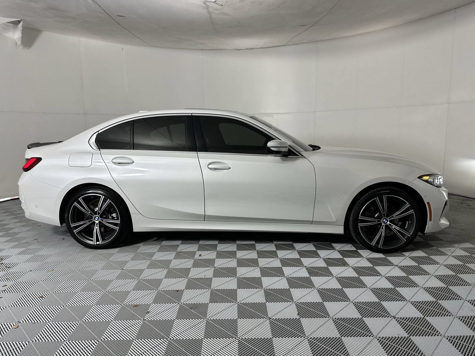 2024 BMW 3 Series 330i