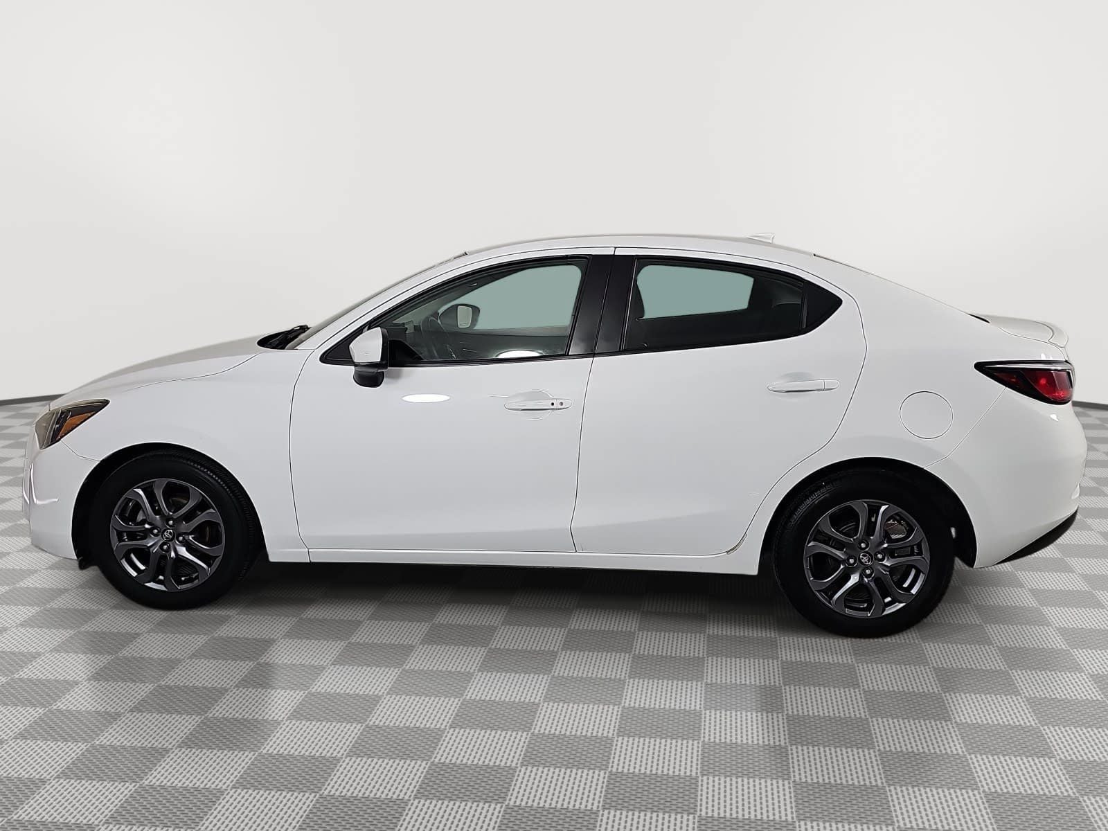 2019 Toyota Yaris LE