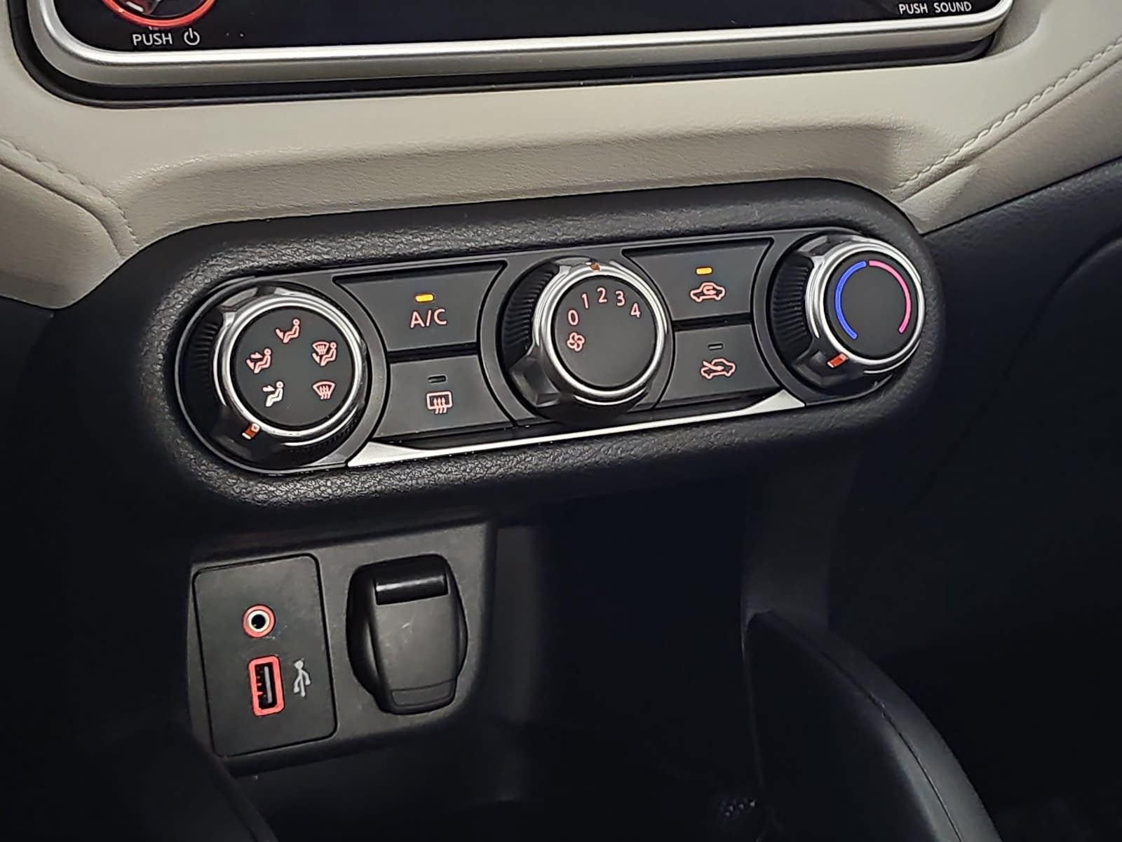 2022 Nissan Versa 1.6 SV