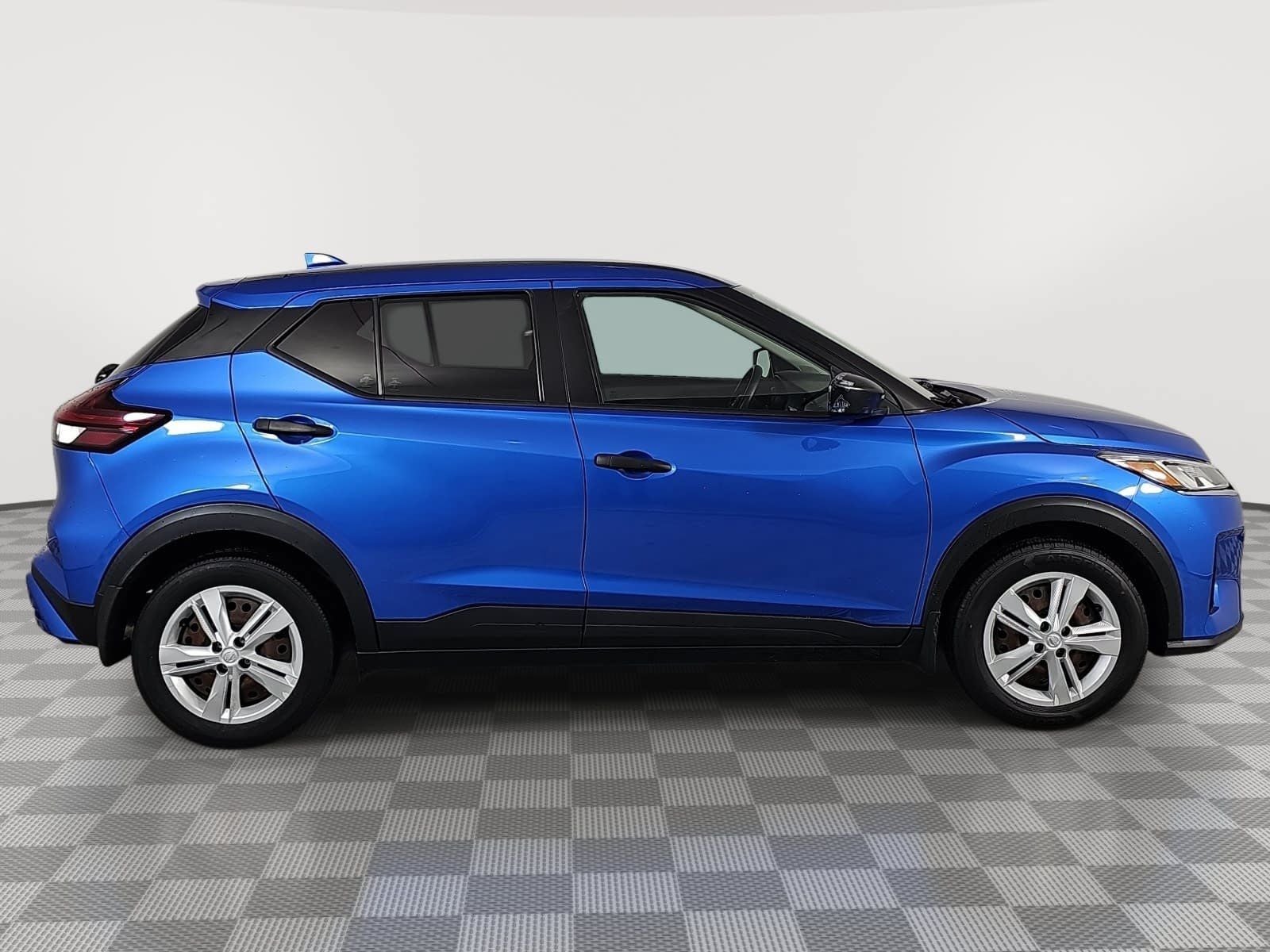 2023 Nissan Kicks S