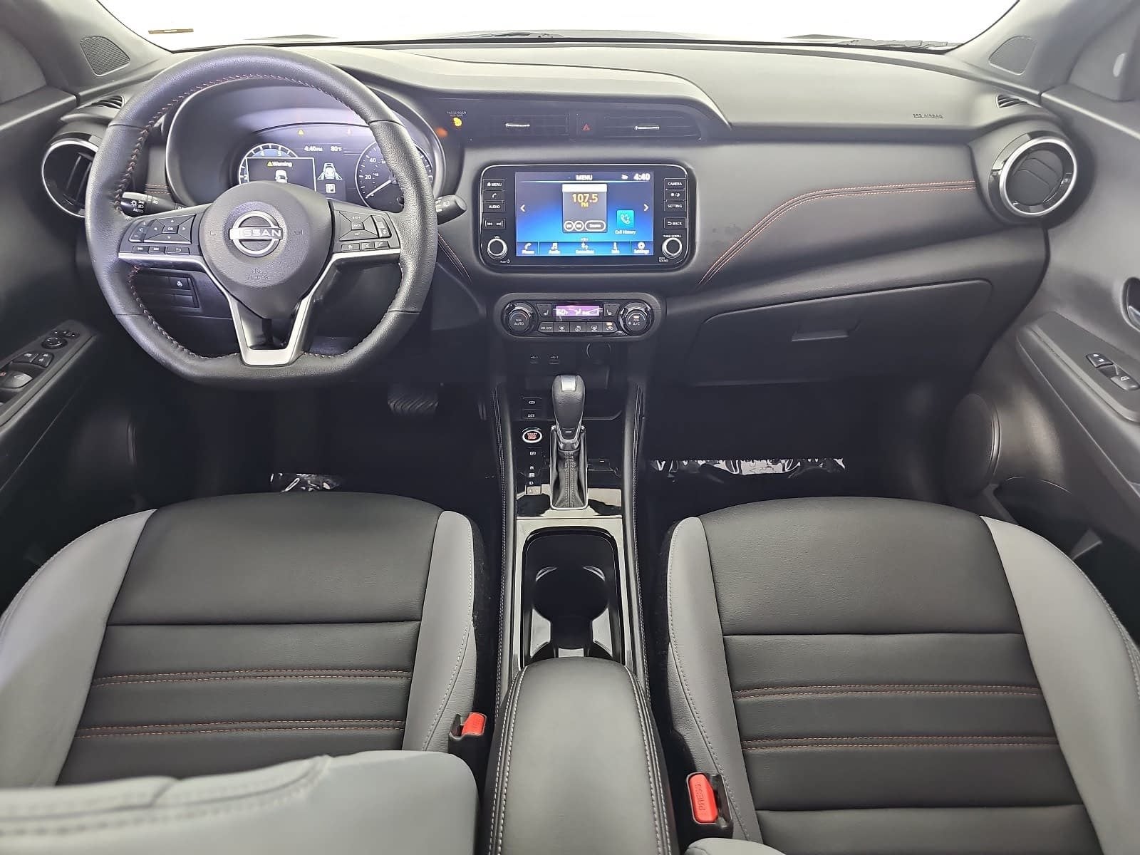2022 Nissan Kicks SR