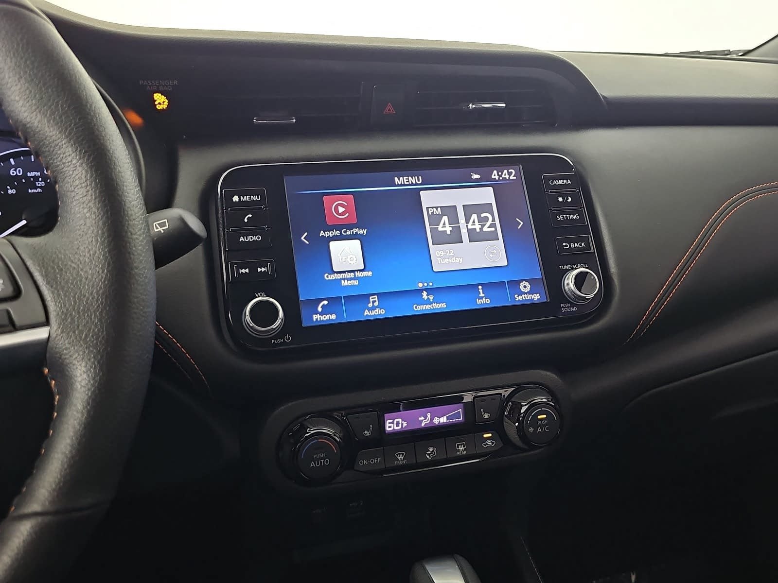 2022 Nissan Kicks SR