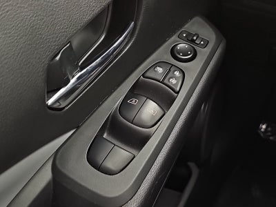 2022 Nissan Kicks SR