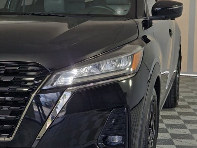 2022 Nissan Kicks SR