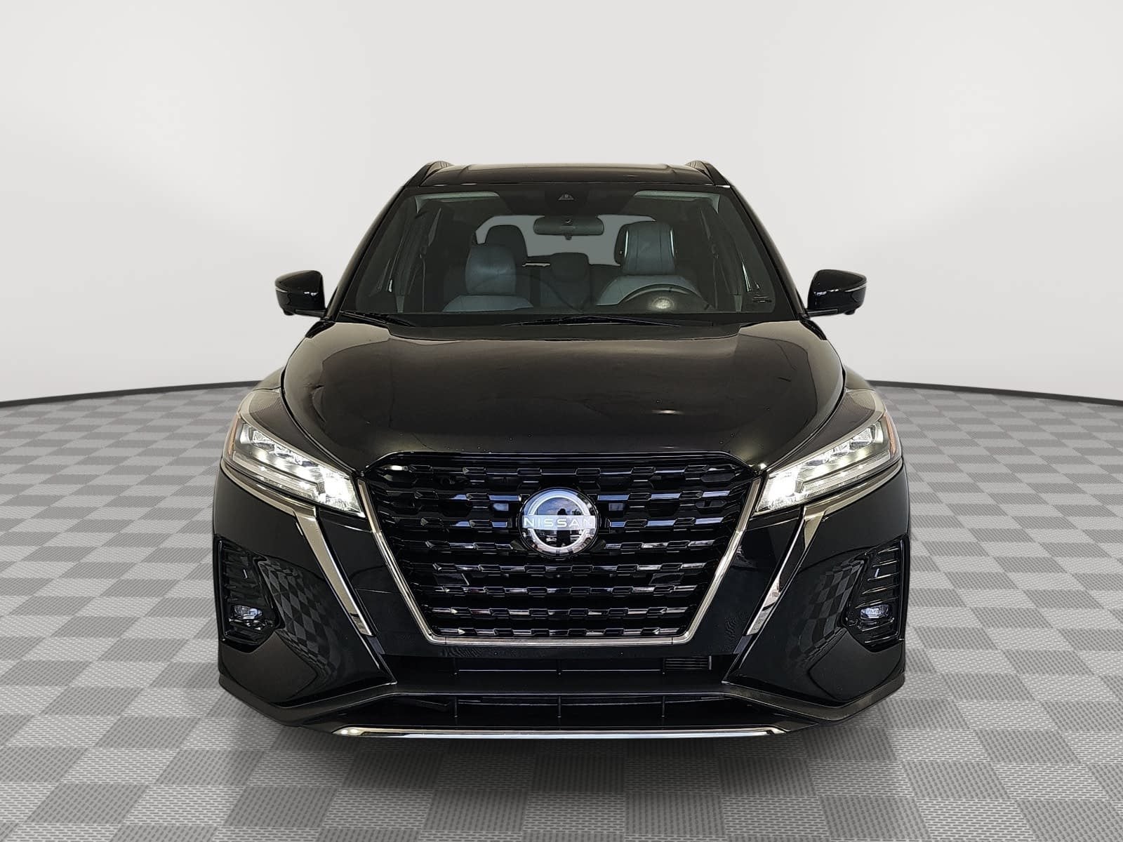 2022 Nissan Kicks SR