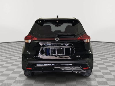 2022 Nissan Kicks SR