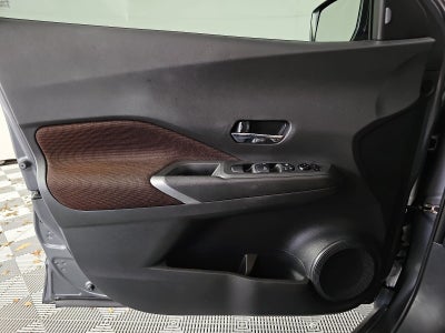 2021 Nissan Kicks SR