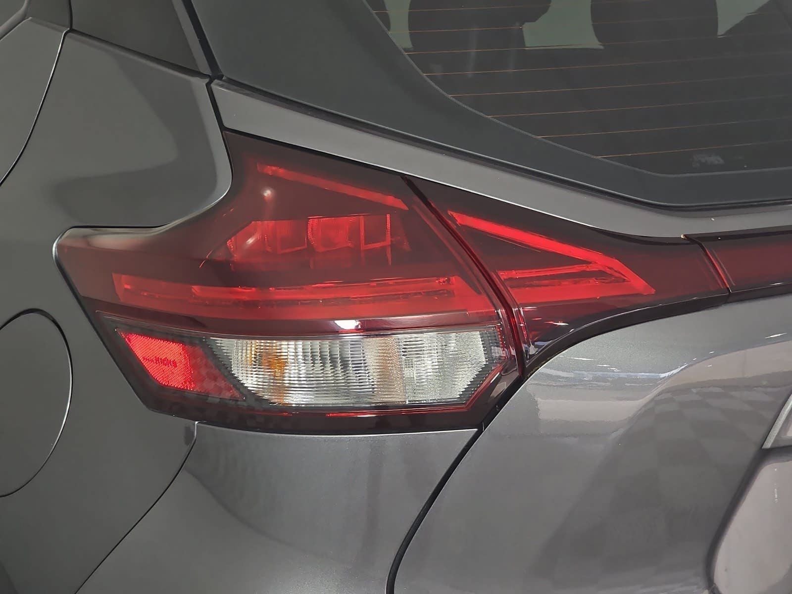 2021 Nissan Kicks SR