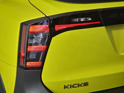 2025 Nissan Kicks SR