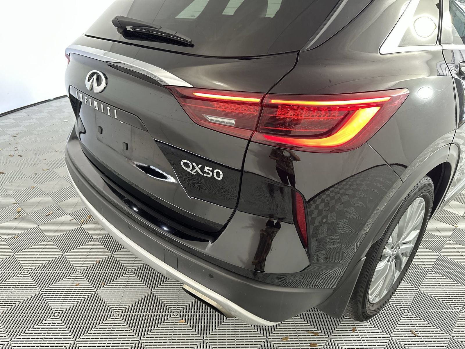 2023 INFINITI QX50 LUXE