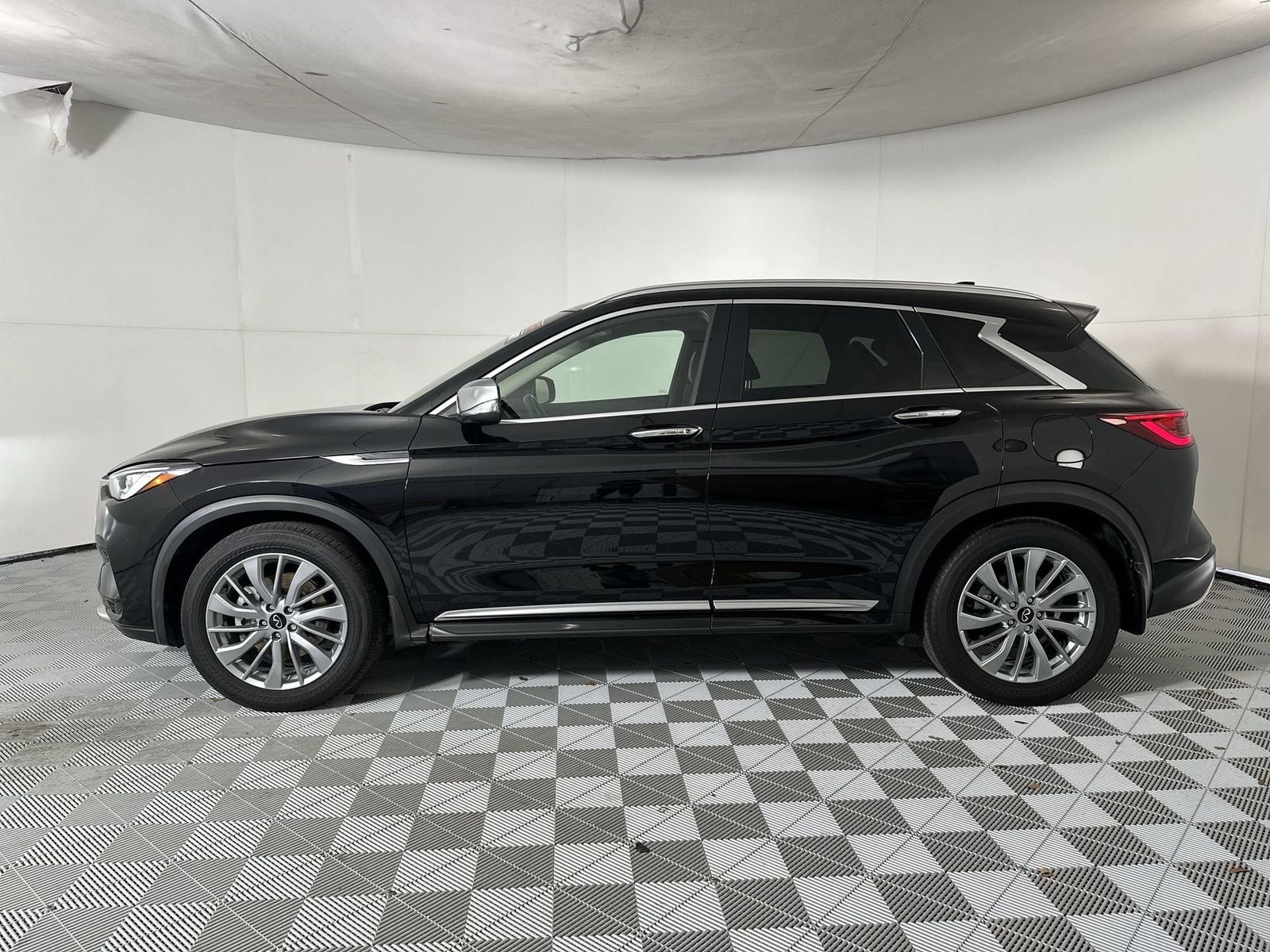 2023 INFINITI QX50 LUXE