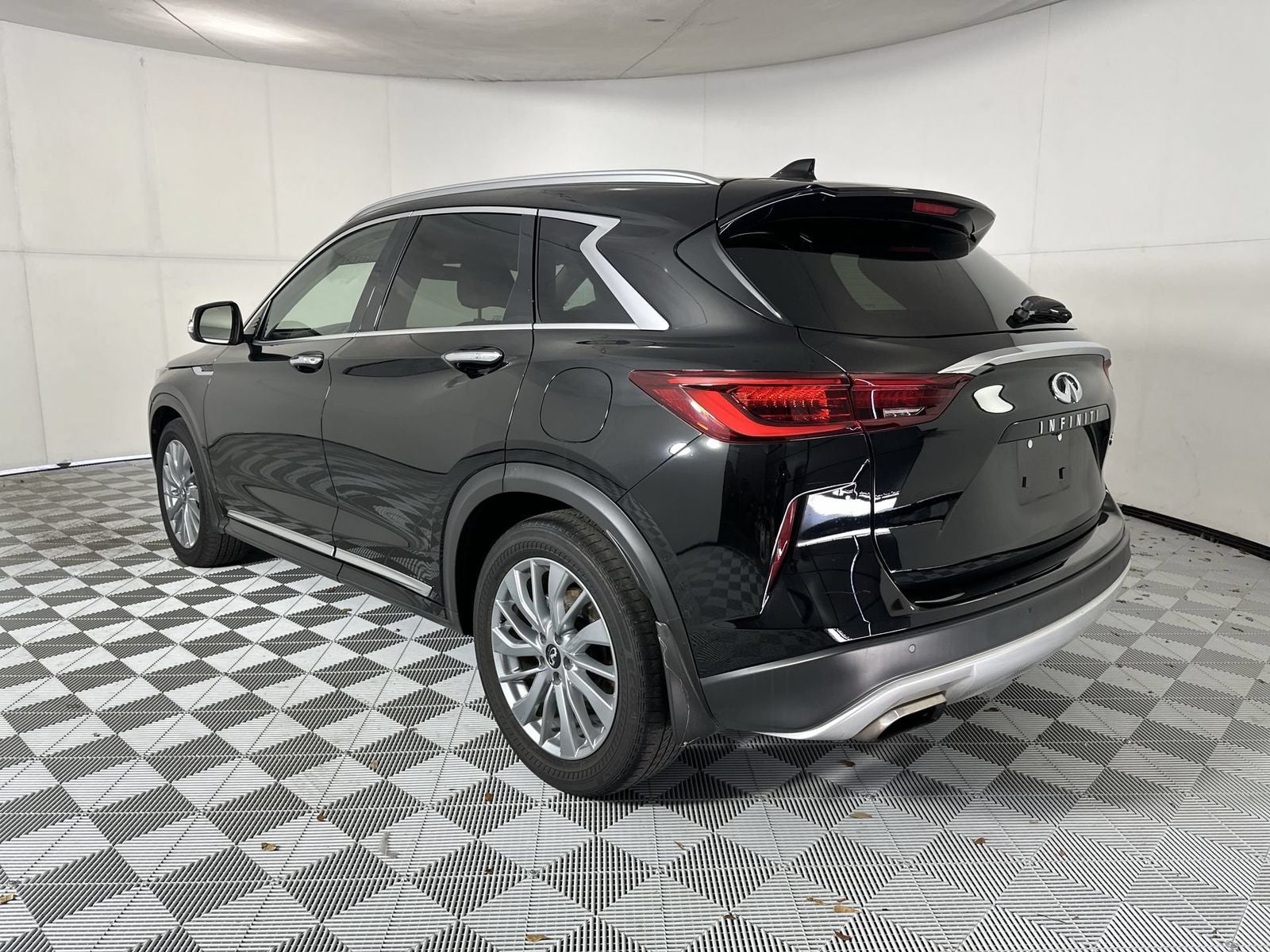 2023 INFINITI QX50 LUXE