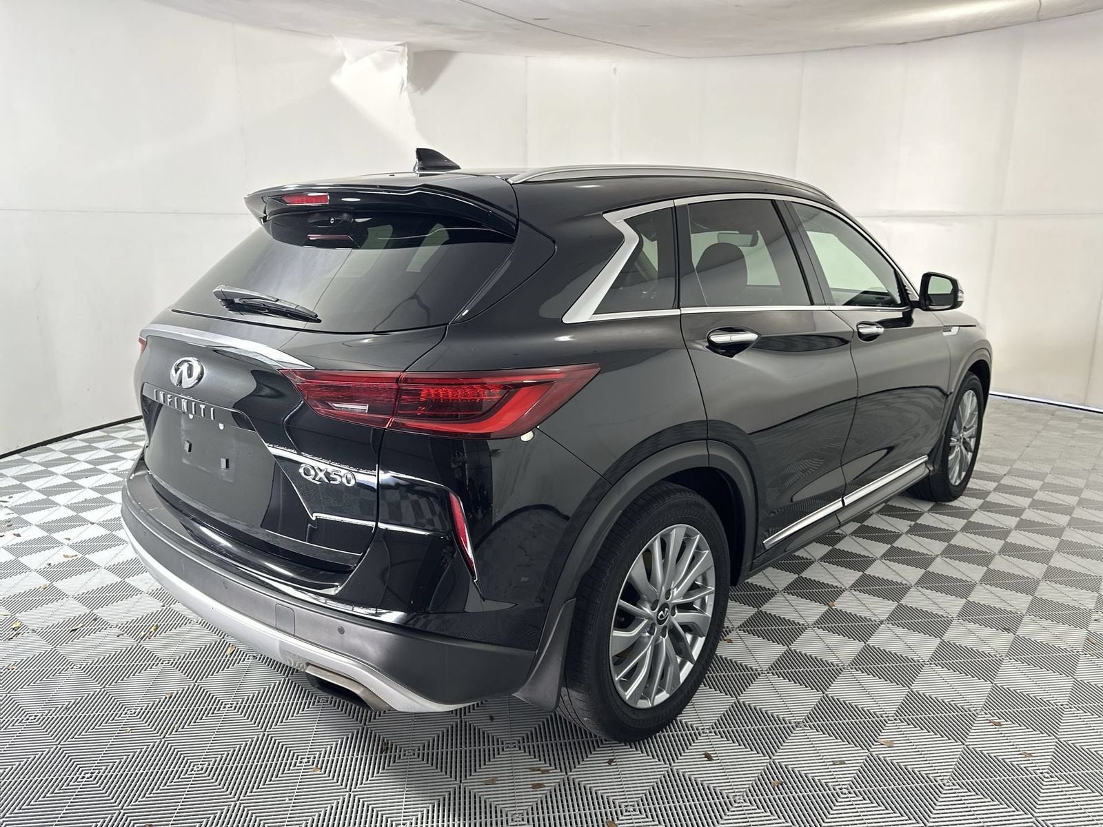 2023 INFINITI QX50 LUXE