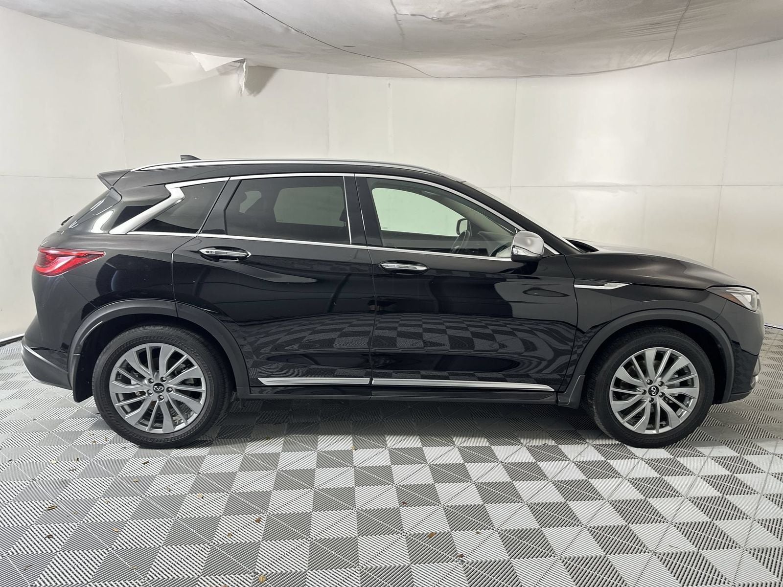 2023 INFINITI QX50 LUXE