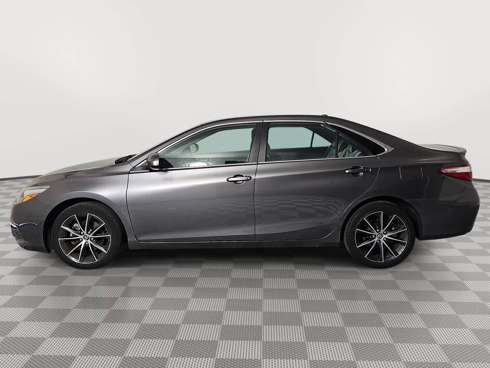 2016 Toyota Camry XSE