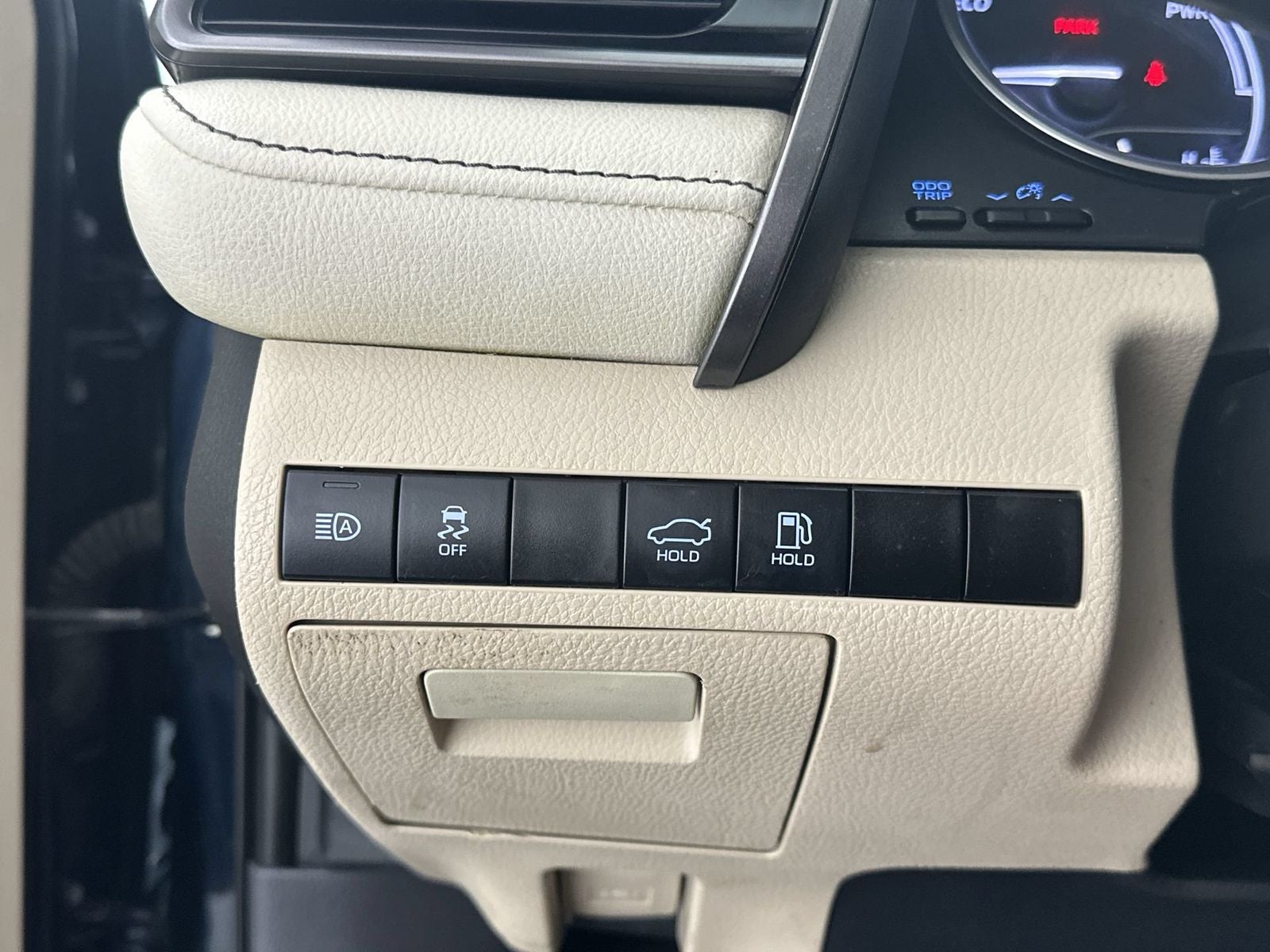 2021 Toyota Camry Hybrid LE