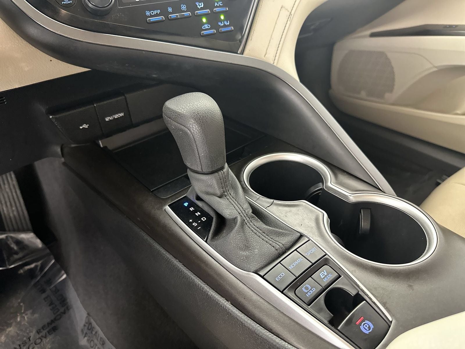2021 Toyota Camry Hybrid LE