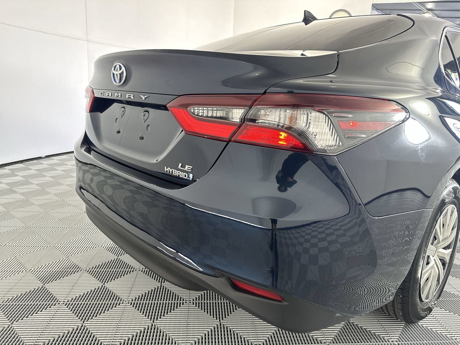 2021 Toyota Camry Hybrid LE