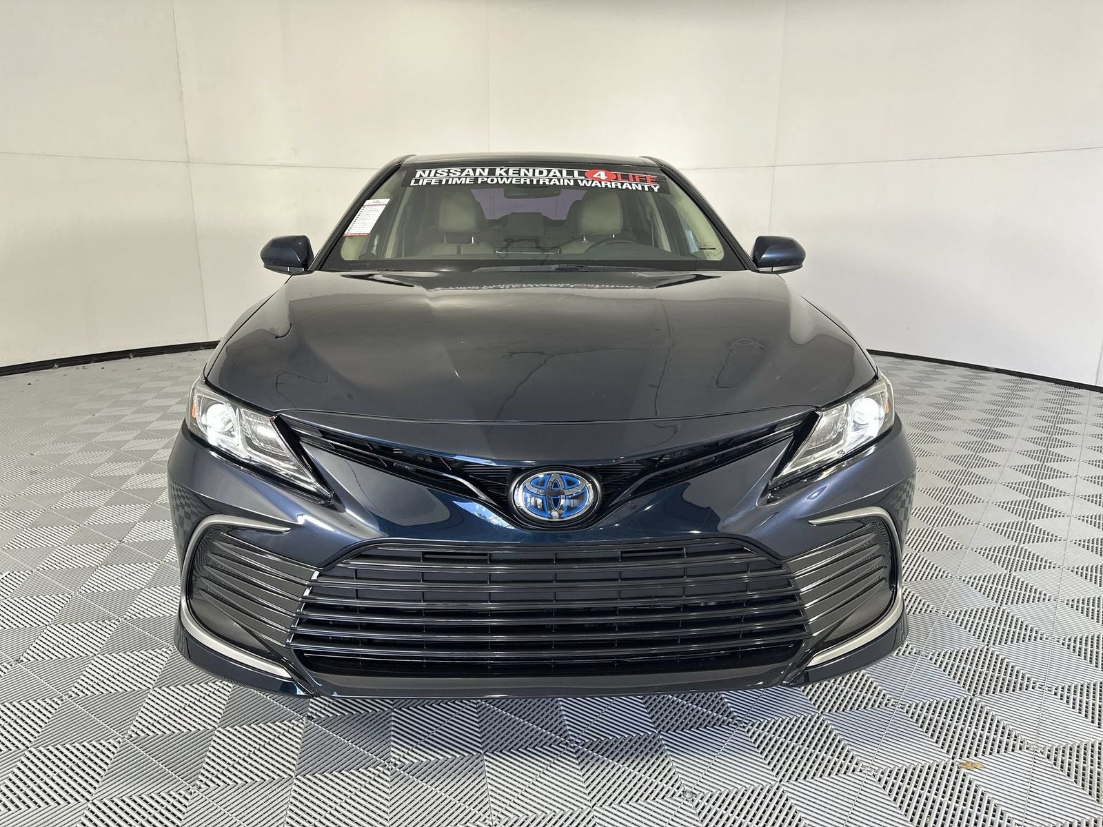 2021 Toyota Camry Hybrid LE