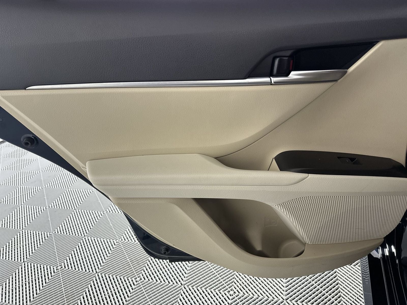 2021 Toyota Camry Hybrid LE