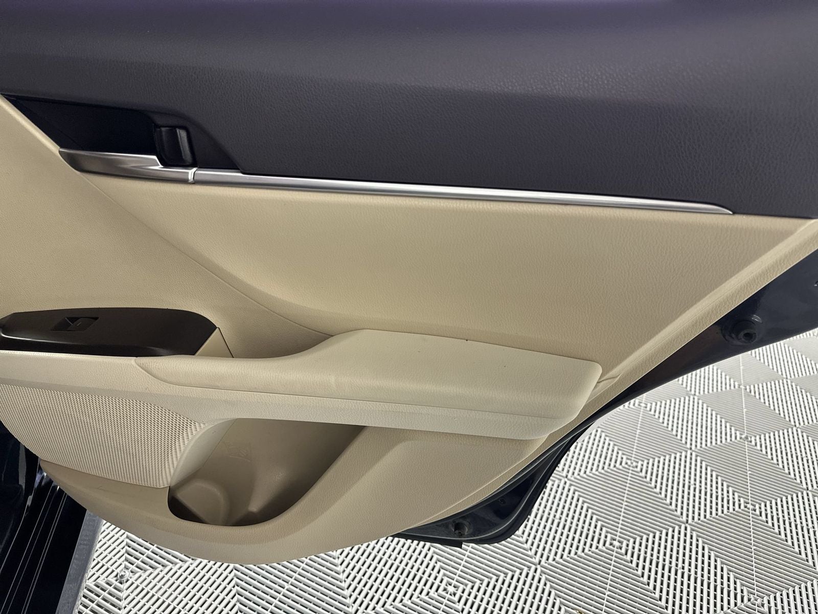2021 Toyota Camry Hybrid LE