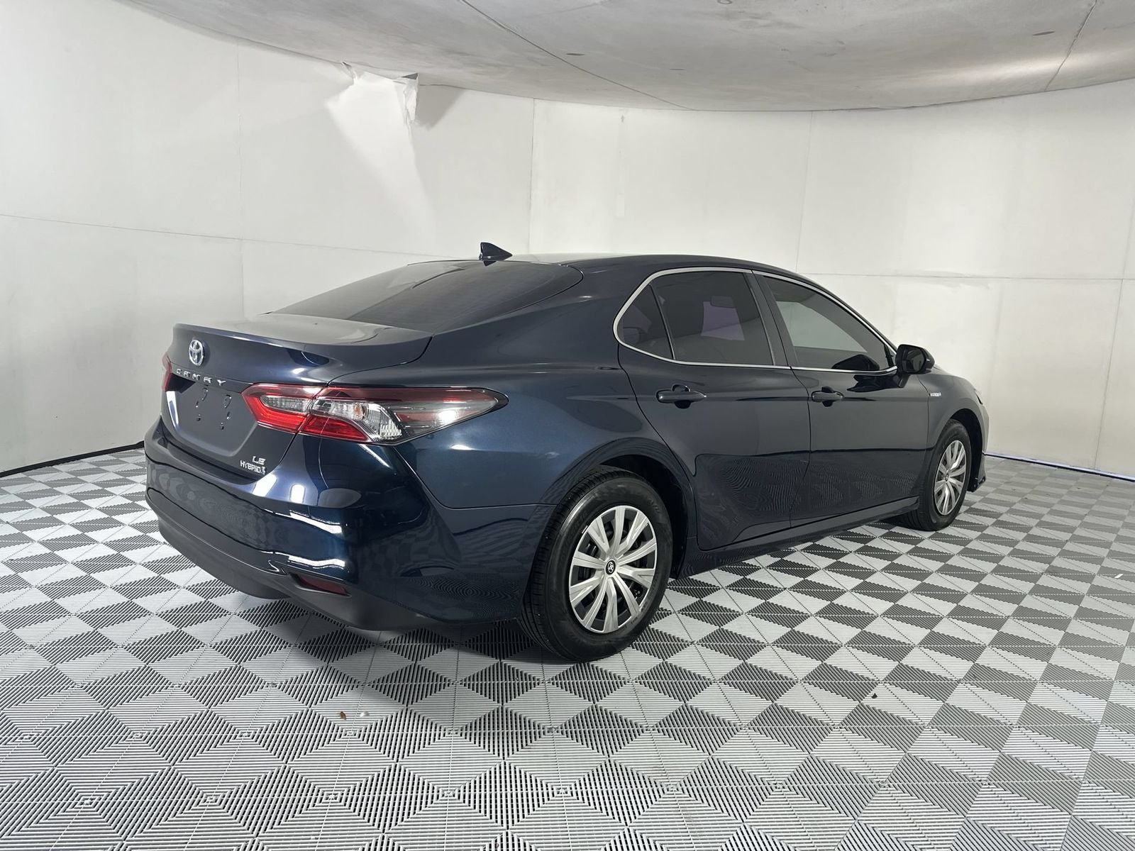 2021 Toyota Camry Hybrid LE
