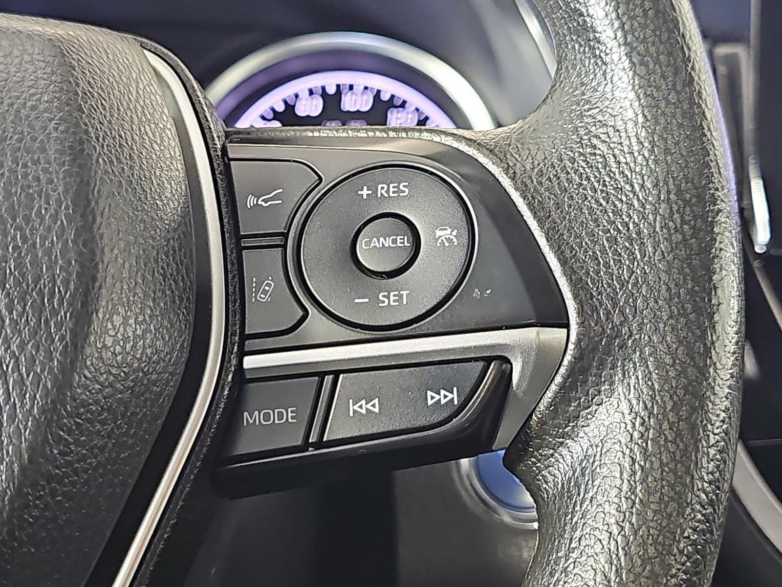 2024 Toyota Camry Hybrid LE