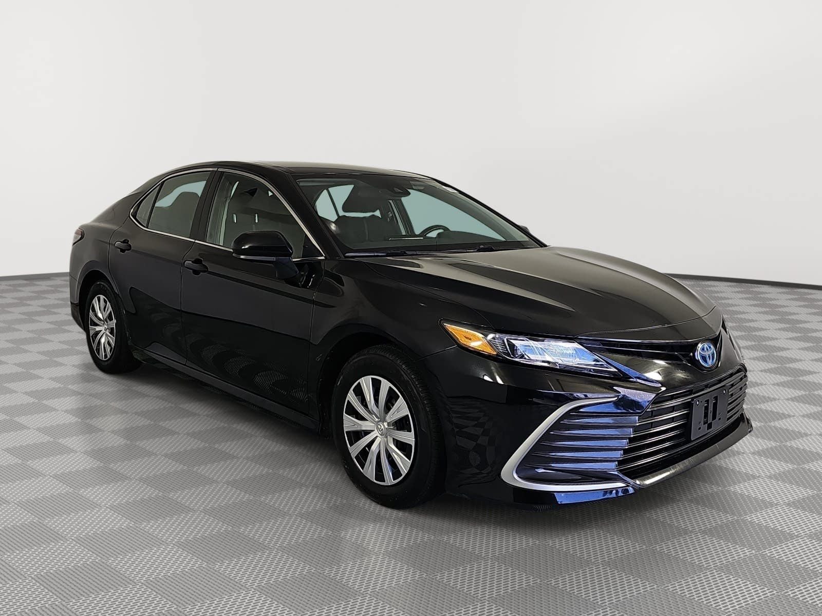 2024 Toyota Camry Hybrid LE