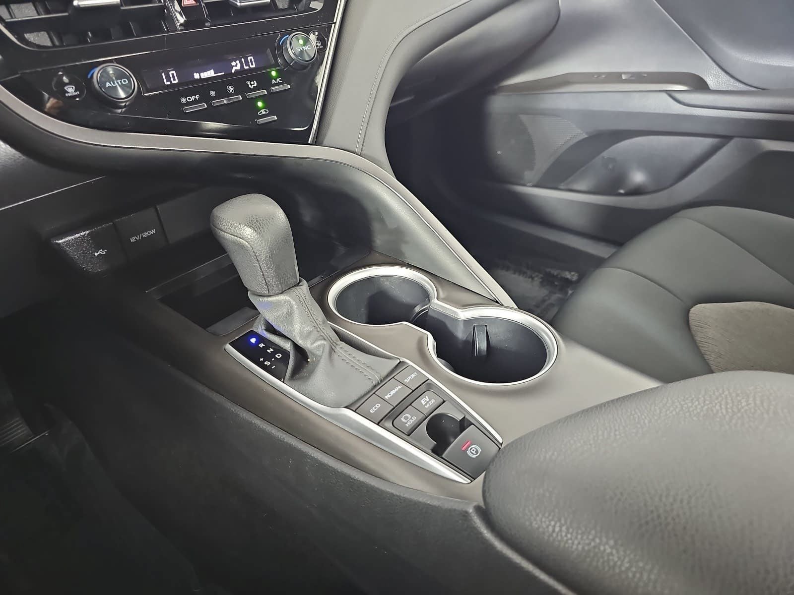 2024 Toyota Camry Hybrid LE