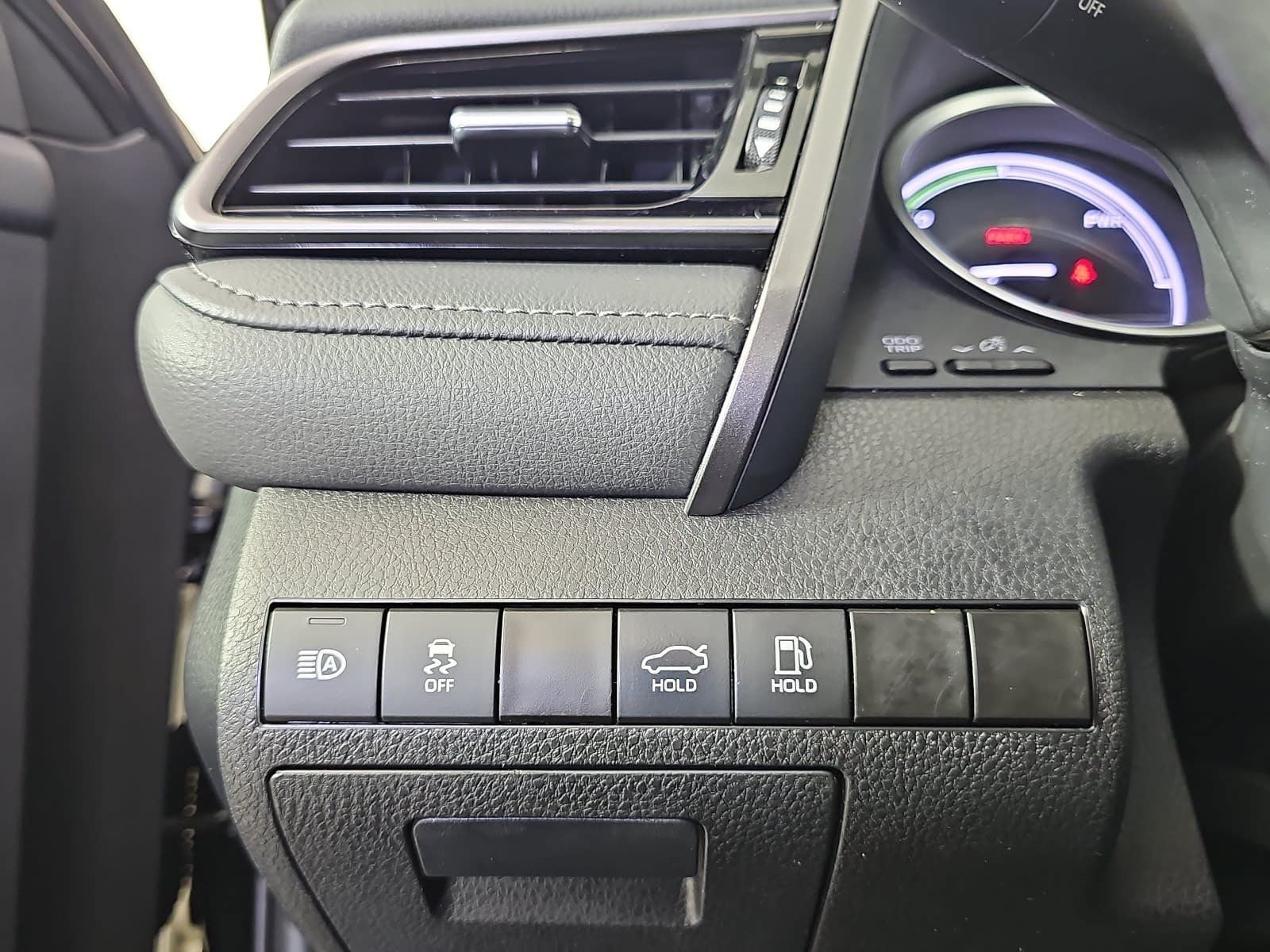 2024 Toyota Camry Hybrid LE