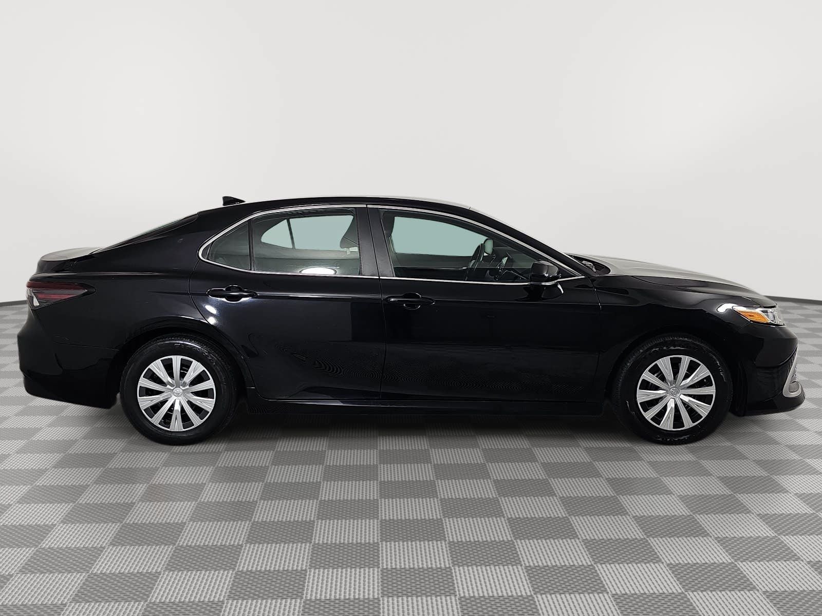 2024 Toyota Camry Hybrid LE