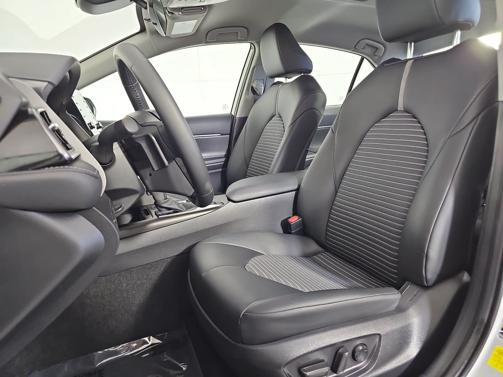 2023 Toyota Camry Hybrid SE