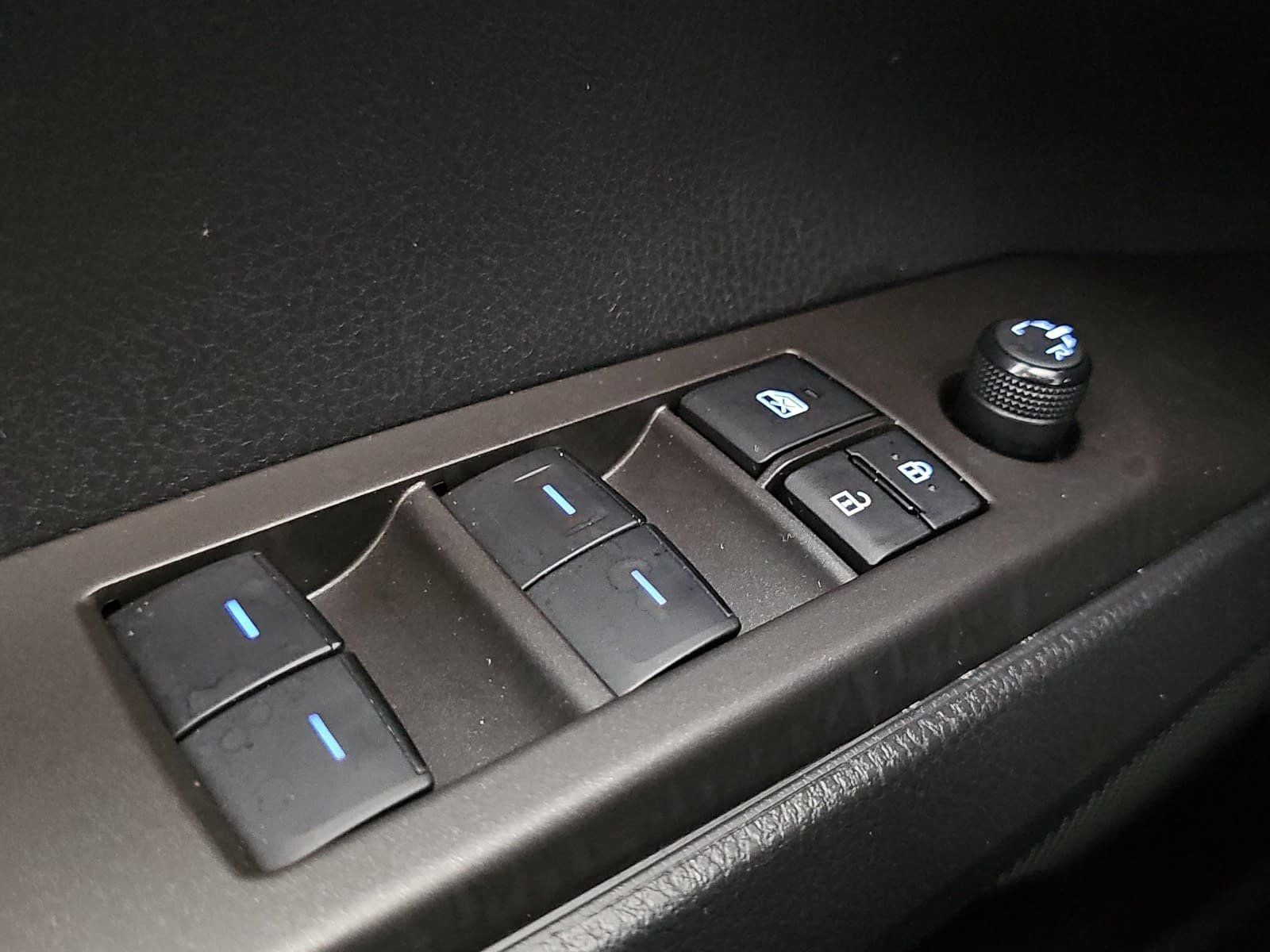 2023 Toyota Camry Hybrid SE