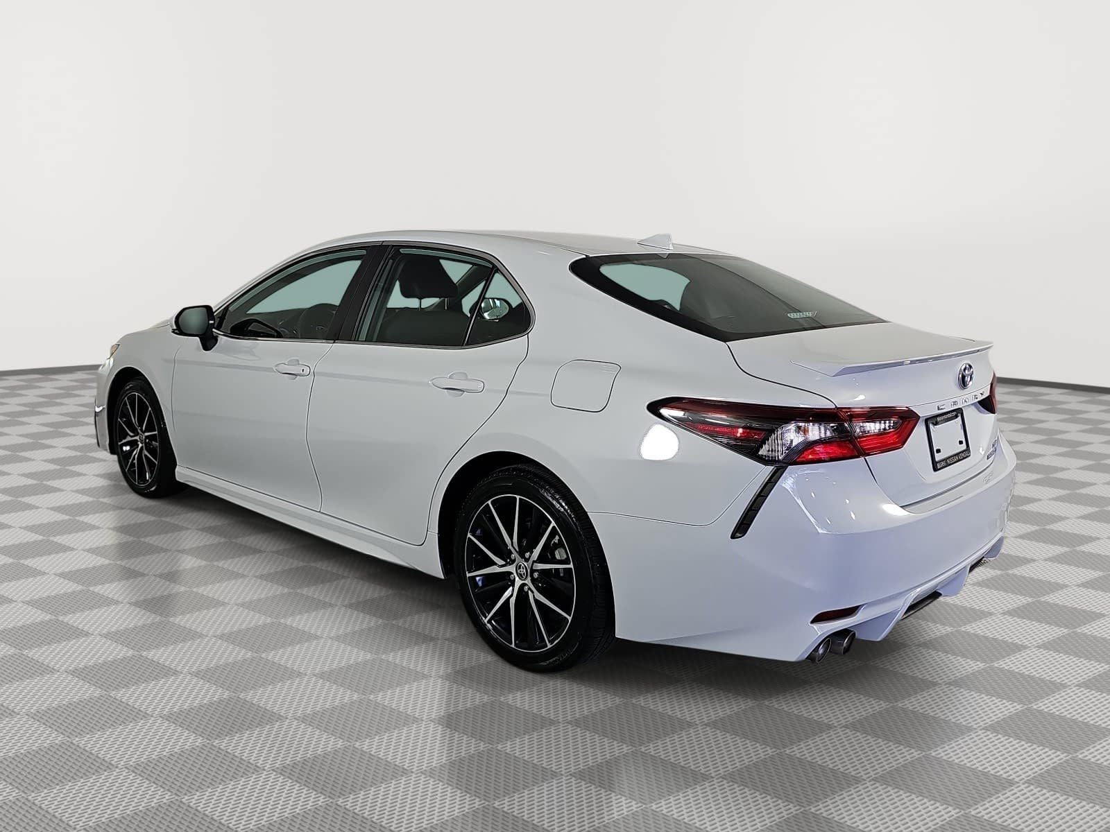 2023 Toyota Camry Hybrid SE