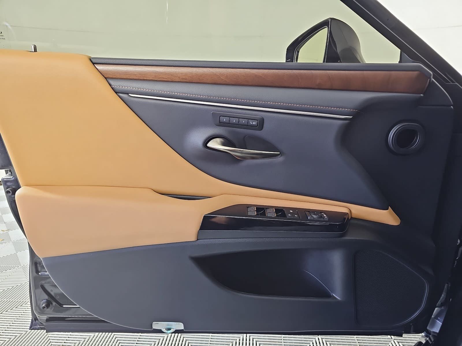 2025 Lexus ES 350