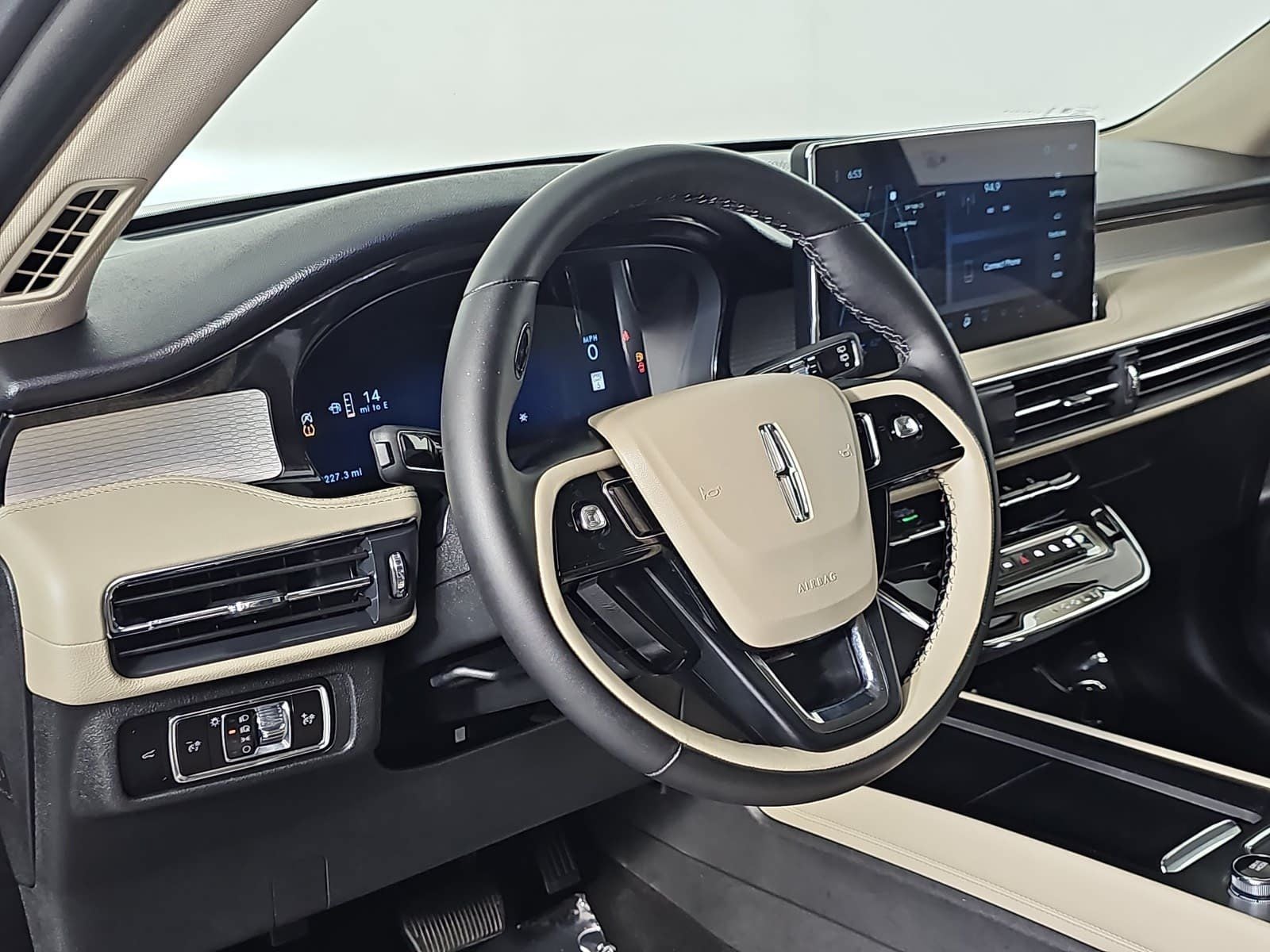 2025 Lincoln Corsair Premiere