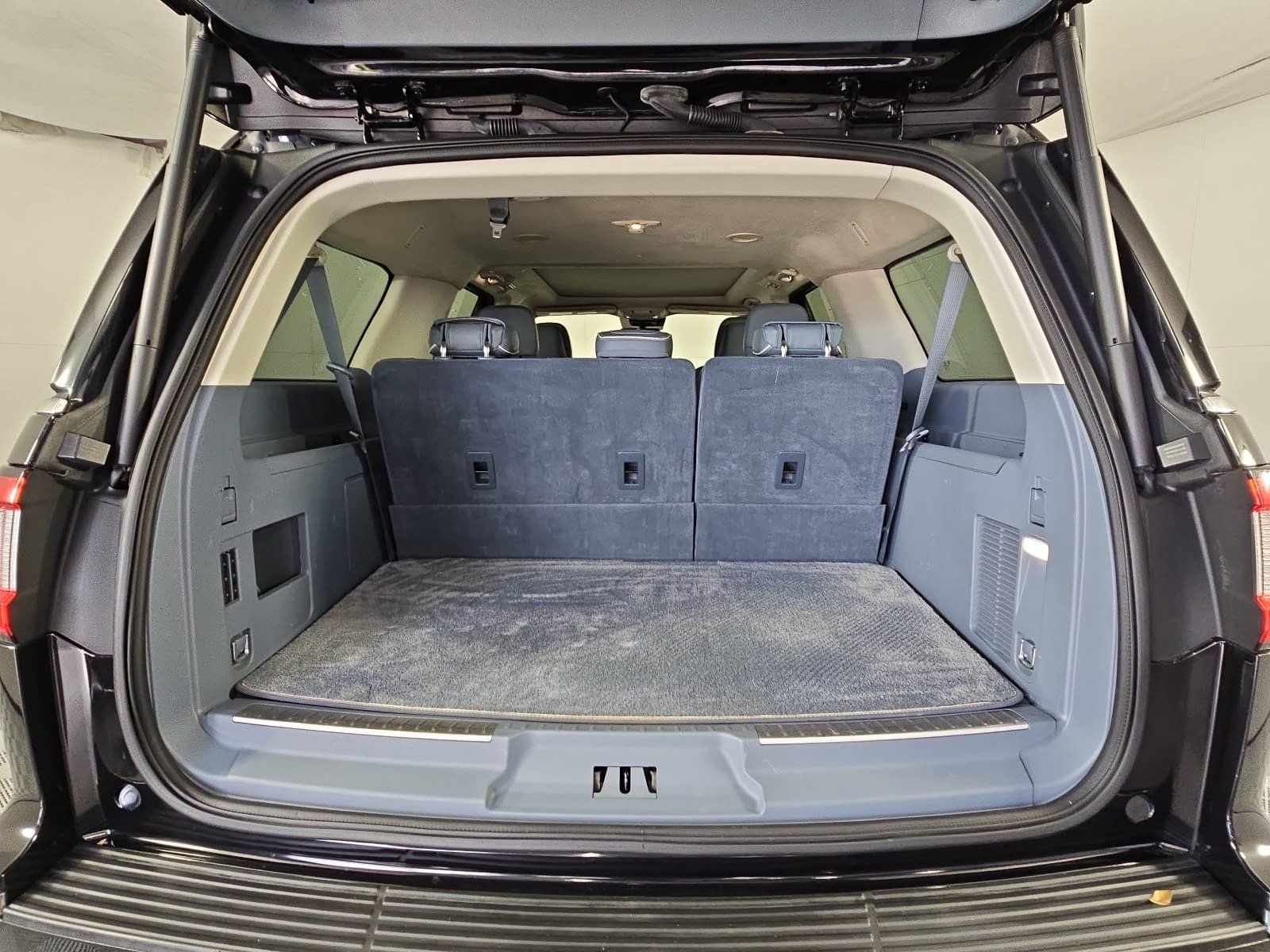 2021 Lincoln Navigator L Black Label