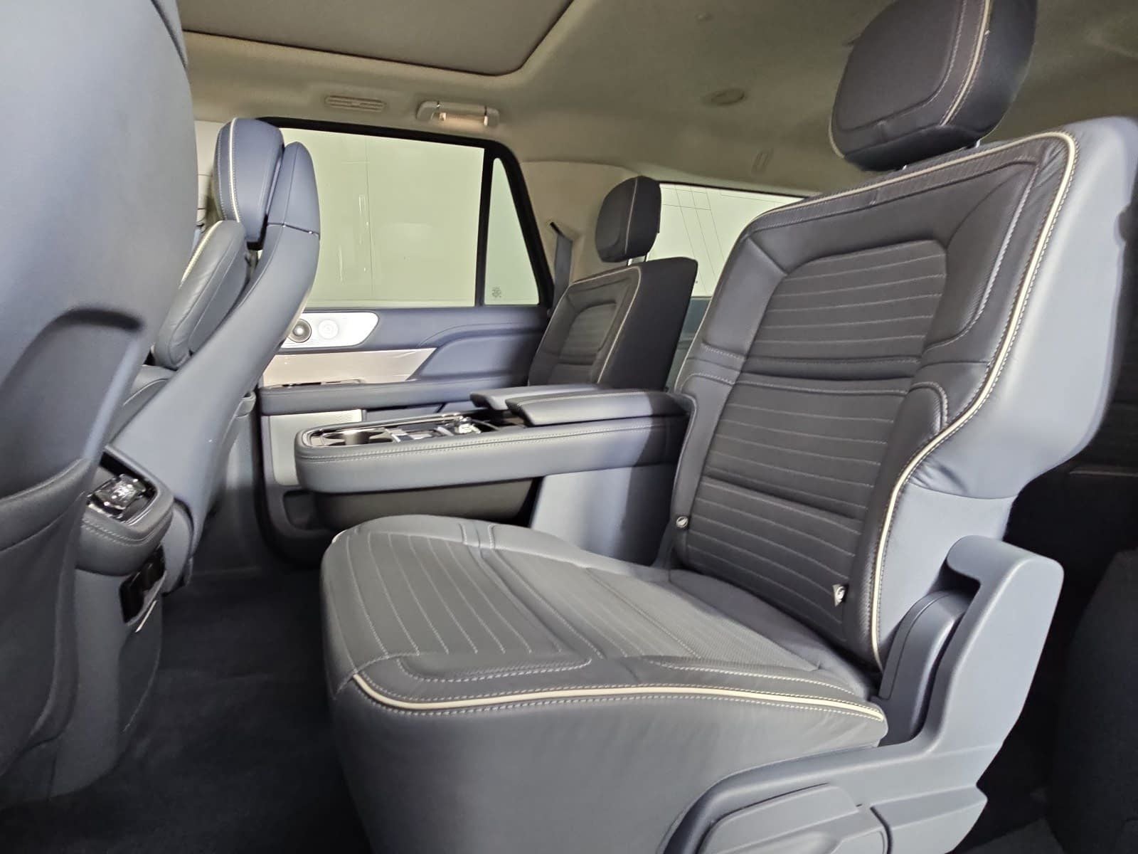 2021 Lincoln Navigator L Black Label