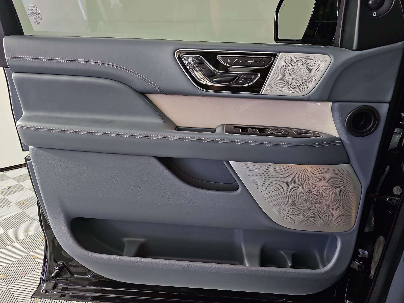 2021 Lincoln Navigator L Black Label
