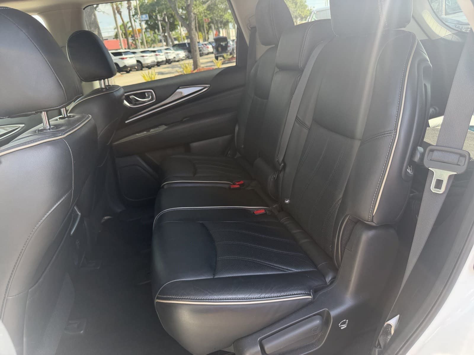 2017 INFINITI QX60 Base