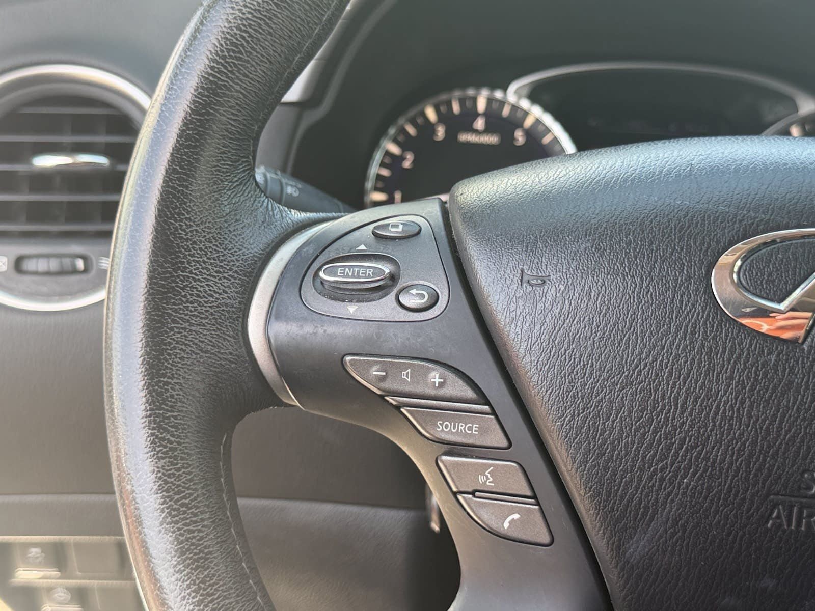 2017 INFINITI QX60 Base
