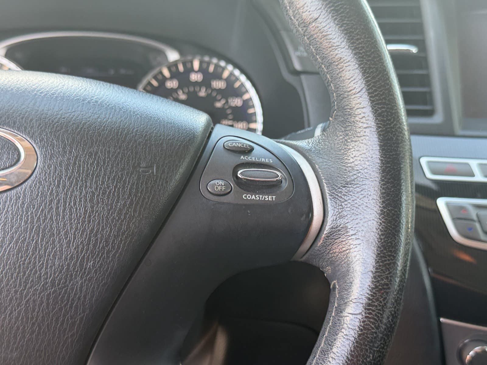 2017 INFINITI QX60 Base
