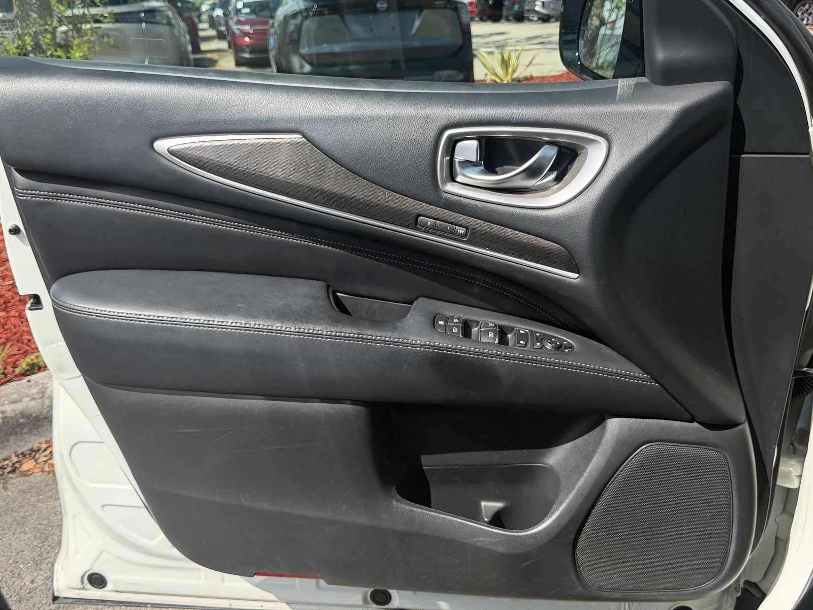 2017 INFINITI QX60 Base