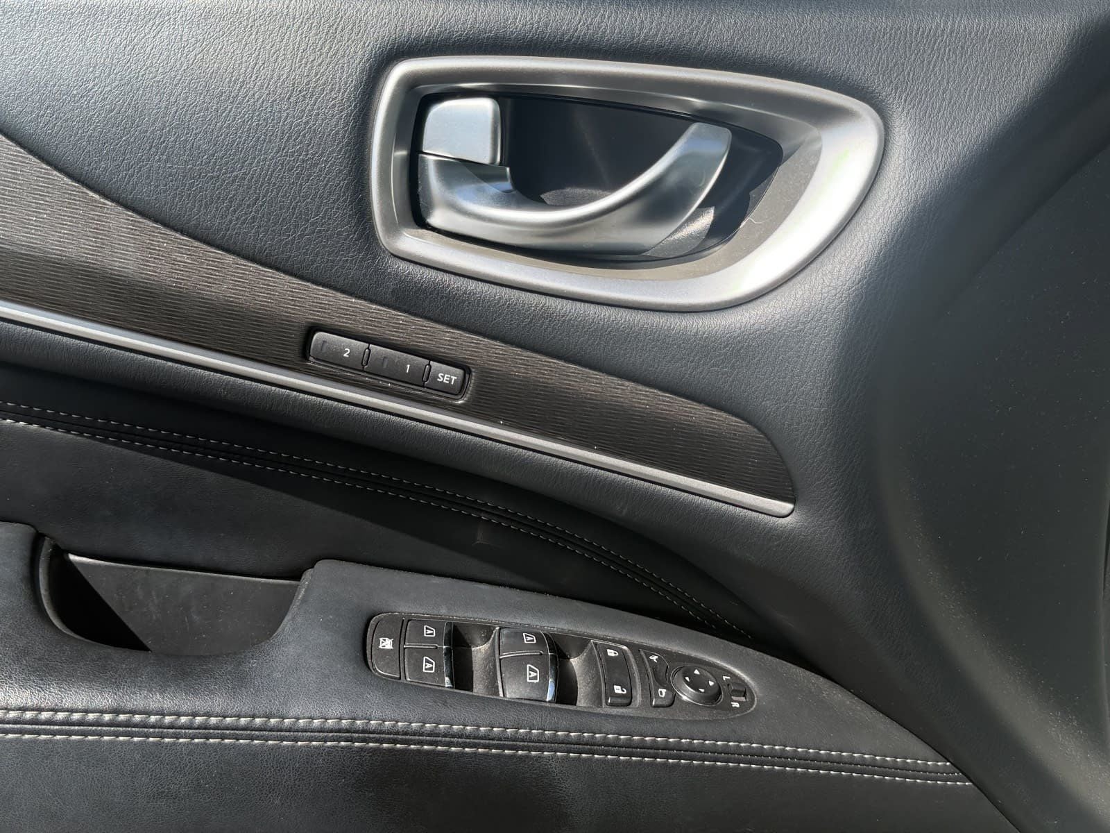 2017 INFINITI QX60 Base