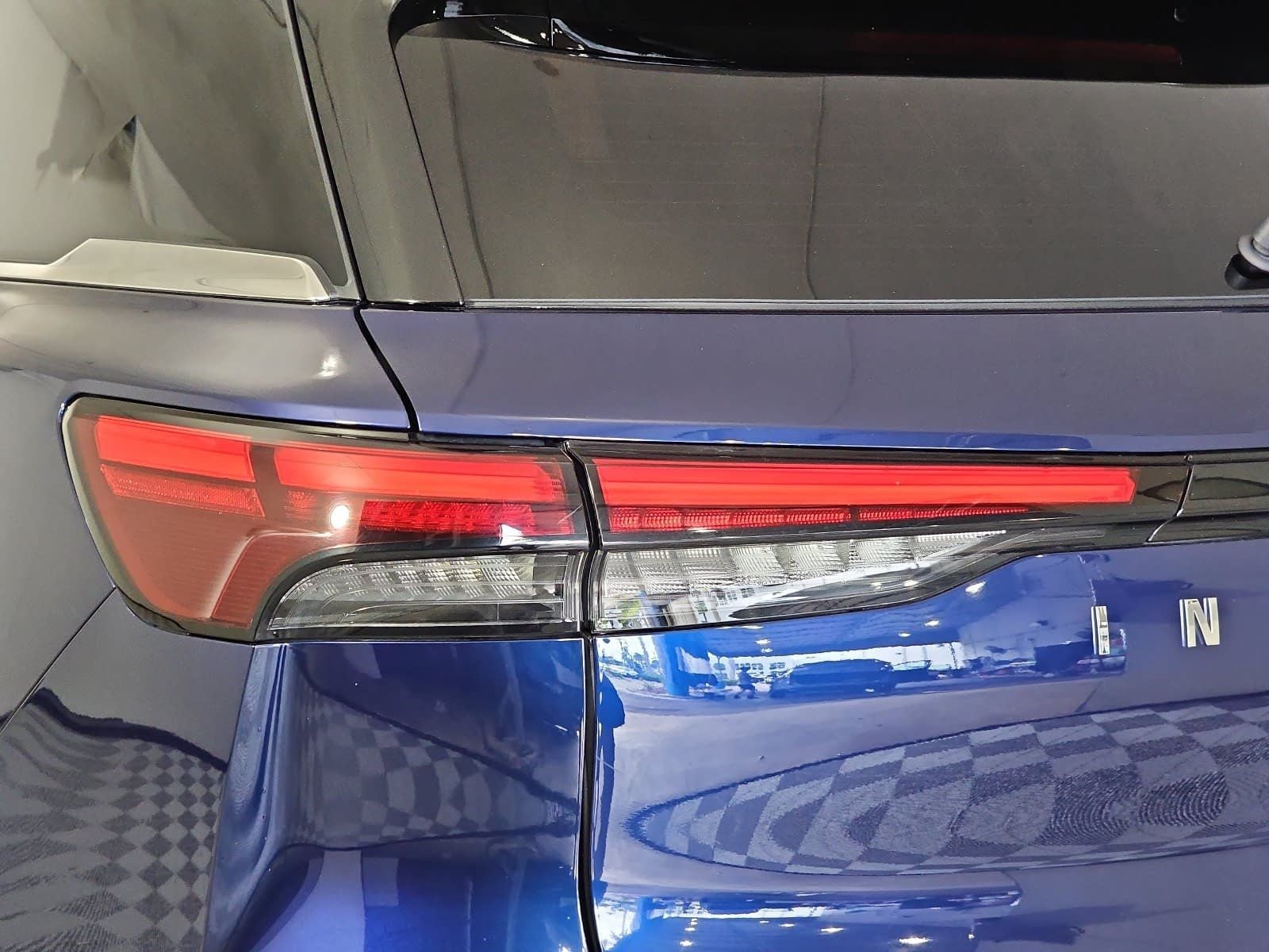 2023 INFINITI QX60 LUXE